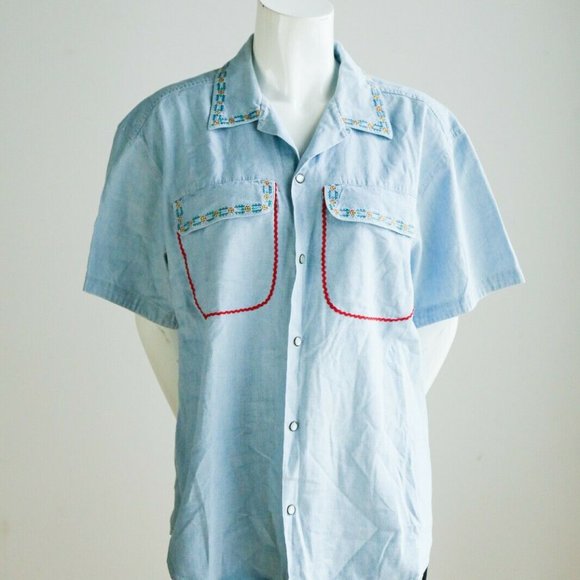 Vintage Liz Wear Light Wash Chambray Top - Picture 2 of 10
